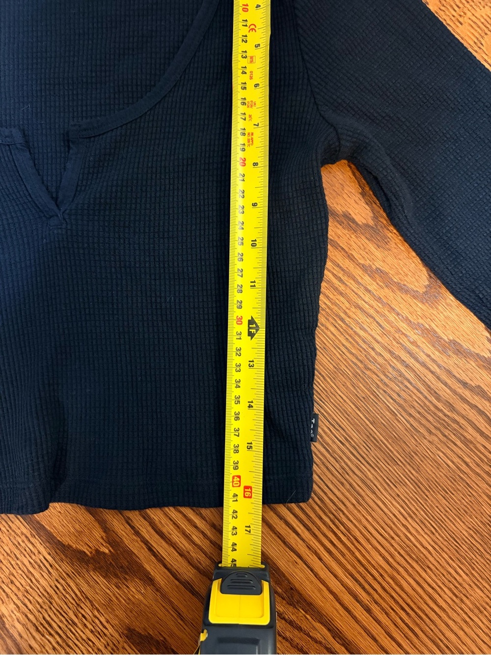 TNA Aritzia Waffle Scoopneck Longsleeve Black Size M - Picture 6 of 6